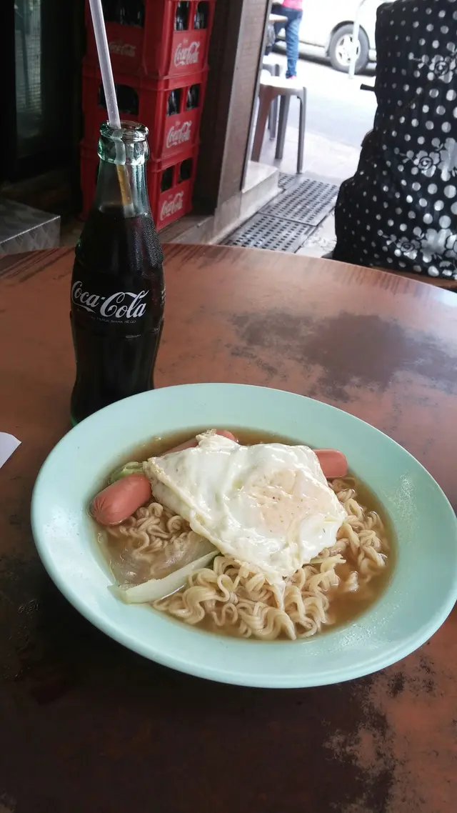 腸仔煎旦公仔麵