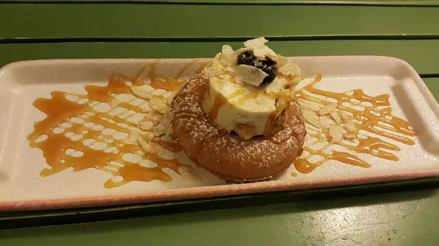 焦糖杏仁芭菲窩夫