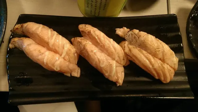 睇落好乾，但食落又唔係~