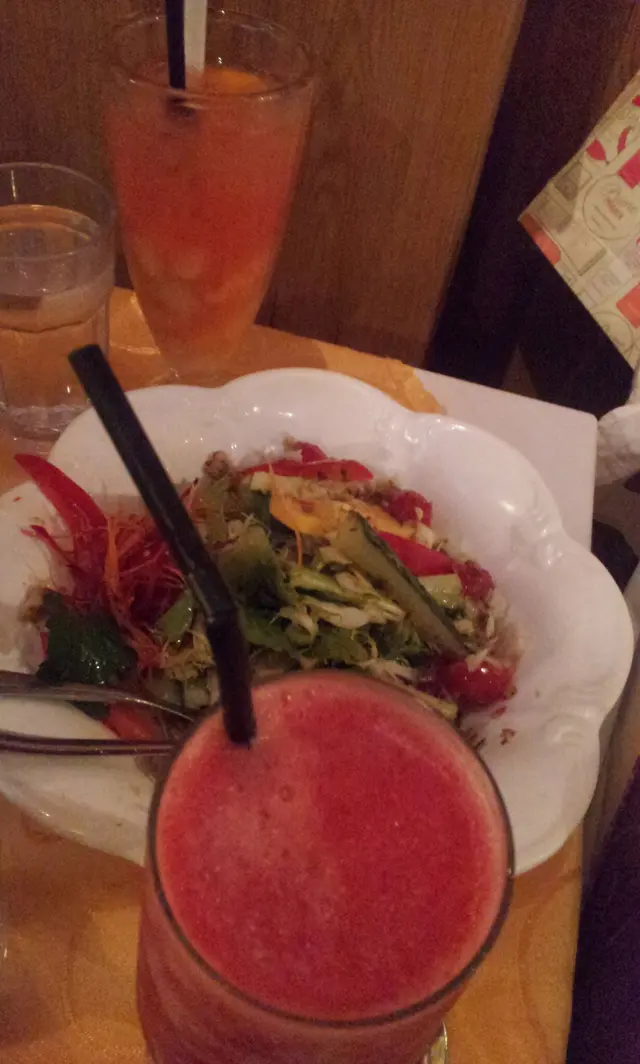 三樣蔬果渣汁，感覺好清新，清甜。