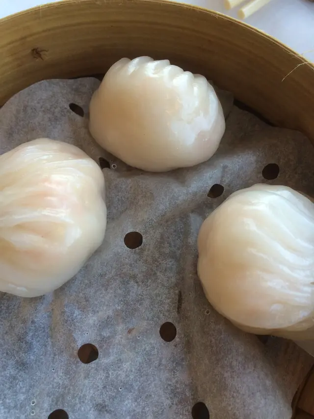 蝦餃皮不算太薄，可接受，蝦爽口。