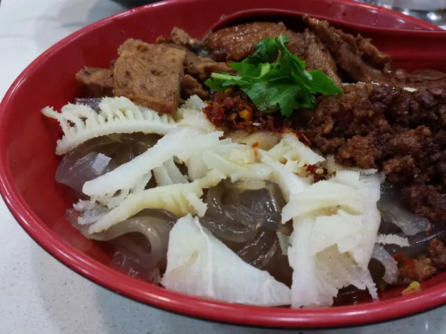 腩肉牛百葉秘制醬汁撈粗薯粉