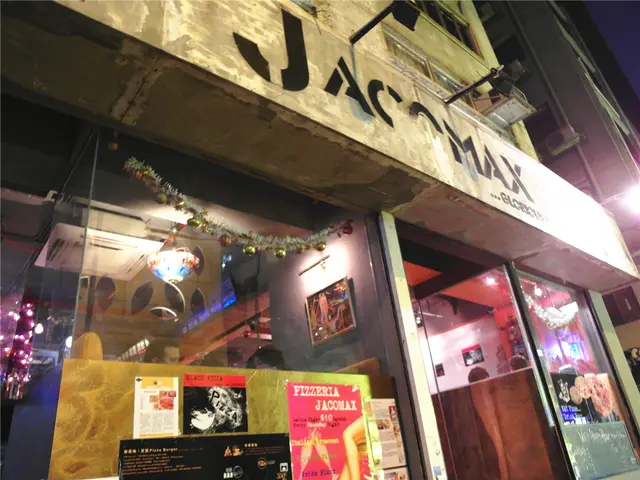 地鐵站旁，走１分鐘就到