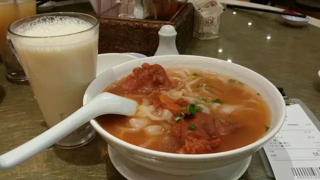 豬手河加杯熱豆漿