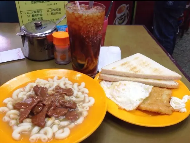 Man 小姐數小數時後食返同一個餐