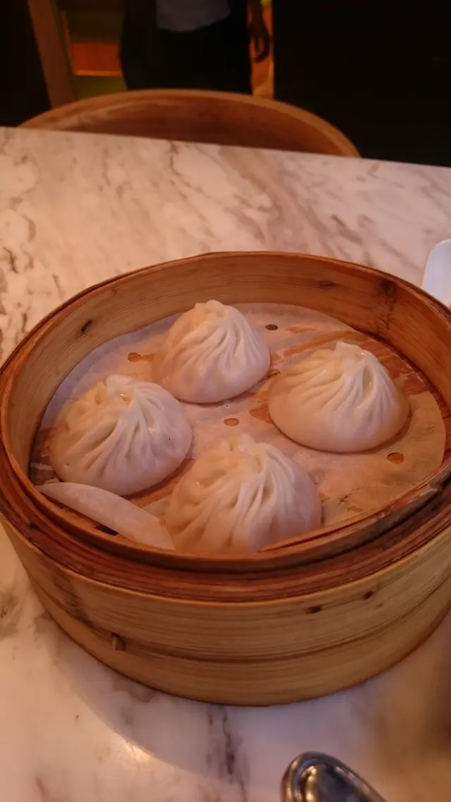 皮薄多湯,水準之作,食過幾間的小籠包最好食係呢間