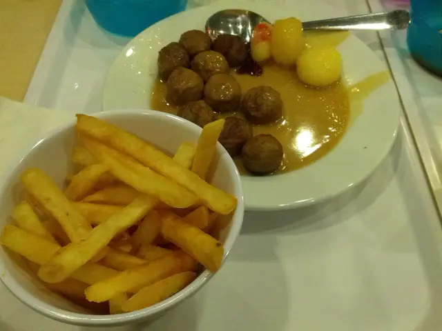 肉丸和薯仔、薯條