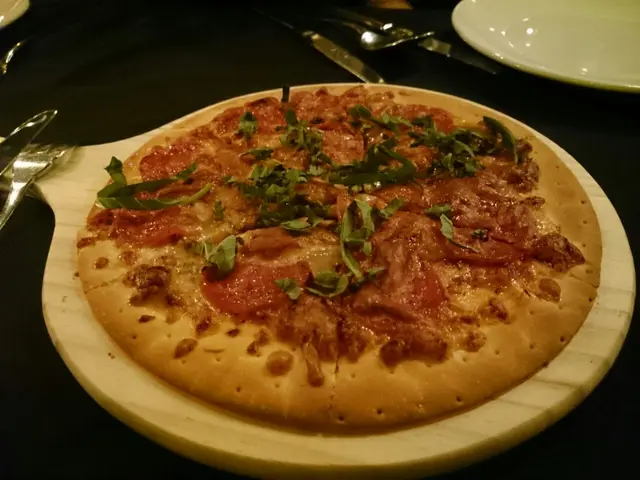 pizza好香脆，辣肉腸偏辣
