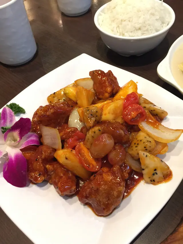 好多雜果,連提子都有