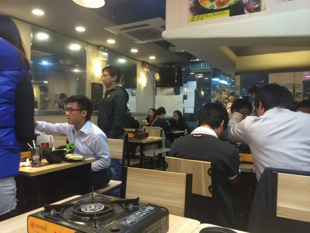 座位雖滿但卻不覺擠逼