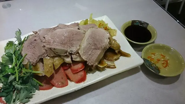 份量超多,我們點了之後,眼見周圍馬上三桌被燒著,跟著點!