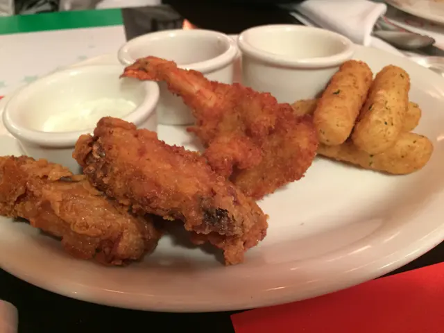 色澤金黃, 柔軟嫩滑, 芝士味濃郁的芝士卷