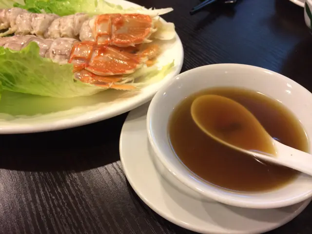 旁邊另有花雕酒可沾一齊食