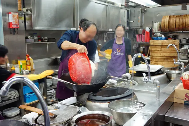 臘味炒糯米飯製作