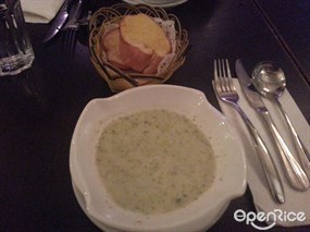 Daily soup + 蒜蓉包 - 銅鑼灣的阿麥廚房