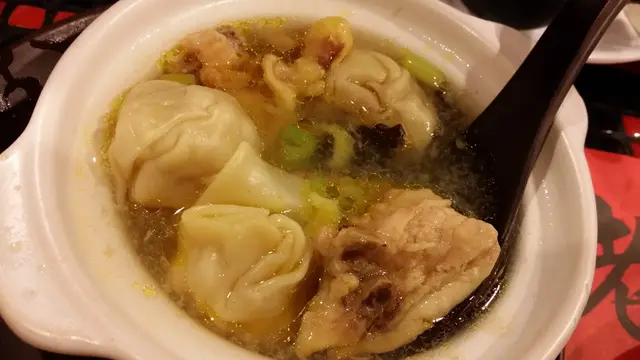 有好香既酒味，不過雲吞、雞肉就一般貨色！
