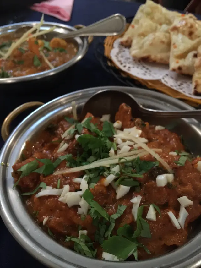 Chicken and garlic naan