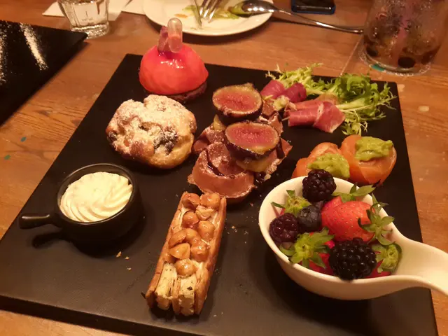 有9款~最中意食煙三文魚果個~所有食物都好食同特別~~~