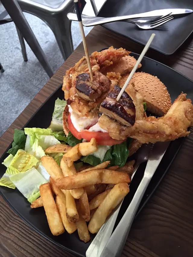 鵝肝軟殼蟹漢堡