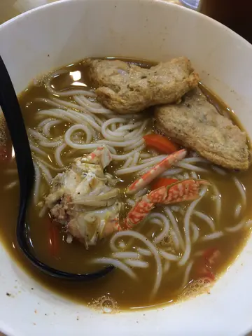 香煎鱼饼番茄蟹汤米线
