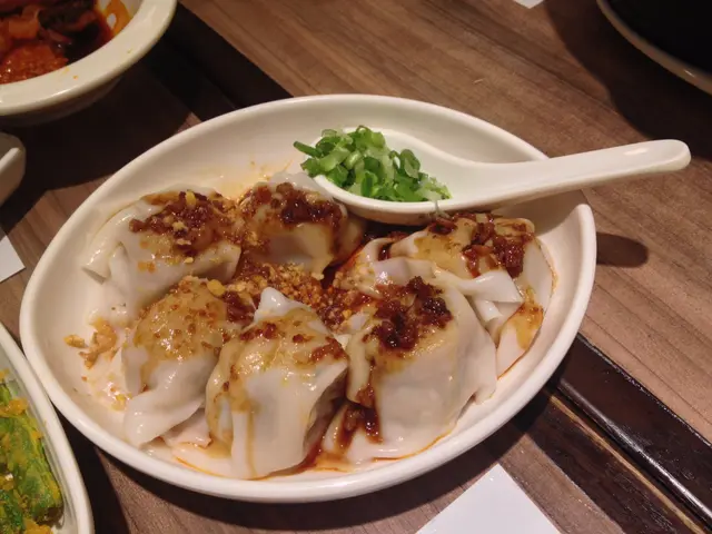 紅油抄手夠滑但唔夠辣