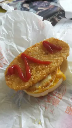 麦芝蛋包加薯饼