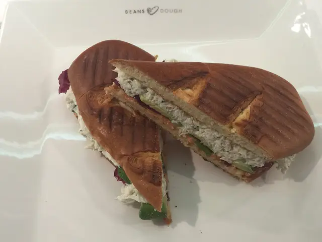 蟹肉牛油果牛奶麭