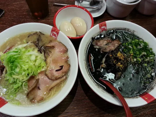 豚骨,黑骨,溏心蛋