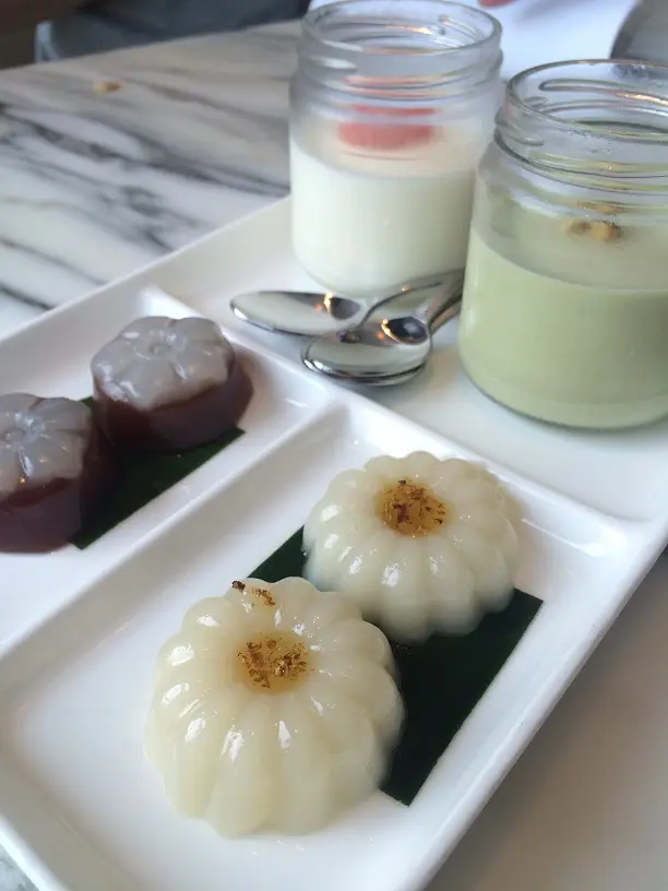 南小館甜甜拼: 茉莉花茶涷及杏仁白玉凍; 桂花蜜拉糕及椰香紅棗糕