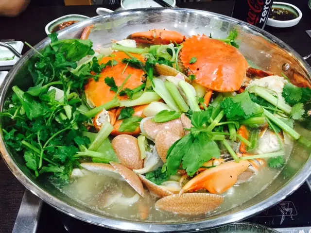 肉蟹鉗好大隻啖啖肉，肉質很甜嫩，兩斤幾花甲再加上胡椒的清湯，簡單鮮甜無比！