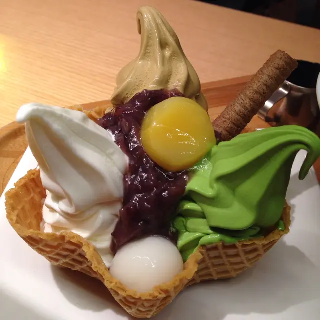 試唒3款口味雪糕，都係覺得皇室茶味最好