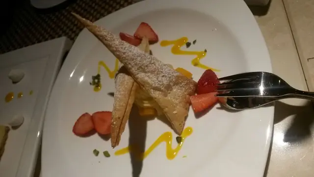 Sesame Tuile Napoleon Tower