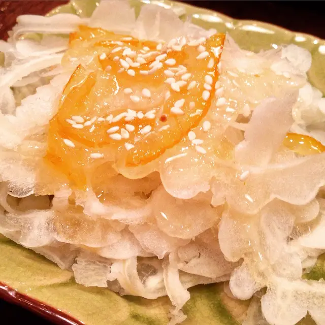 台灣嘅白苦瓜好清爽，再配買柚子醬汁，微甜、開胃～