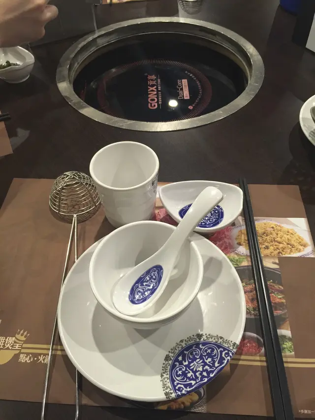 餐枱內置電磁爐