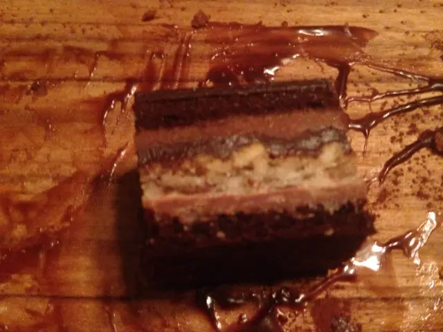 chocolate almond cake