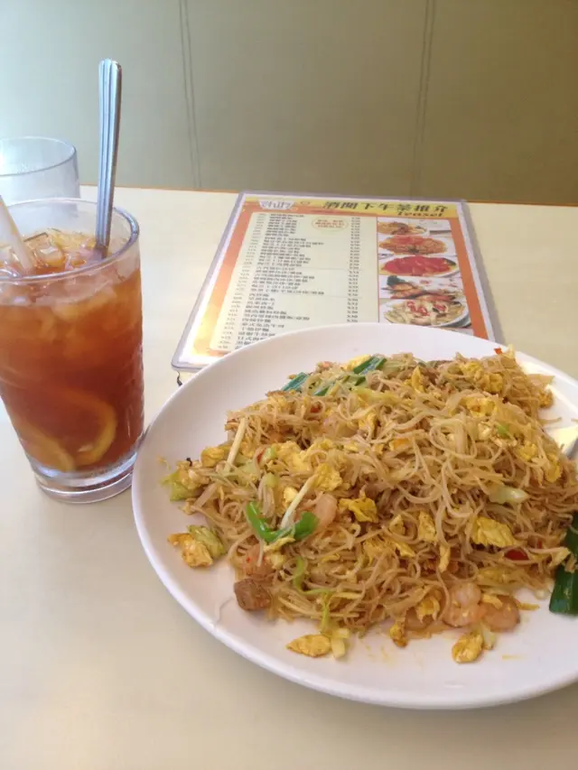 星州炒米，凍檸茶