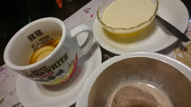 餐茶、甜品：啫喱及雪糕