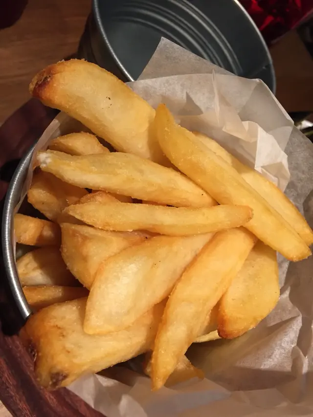 Ordinary fries, nothing good, nothing bad.