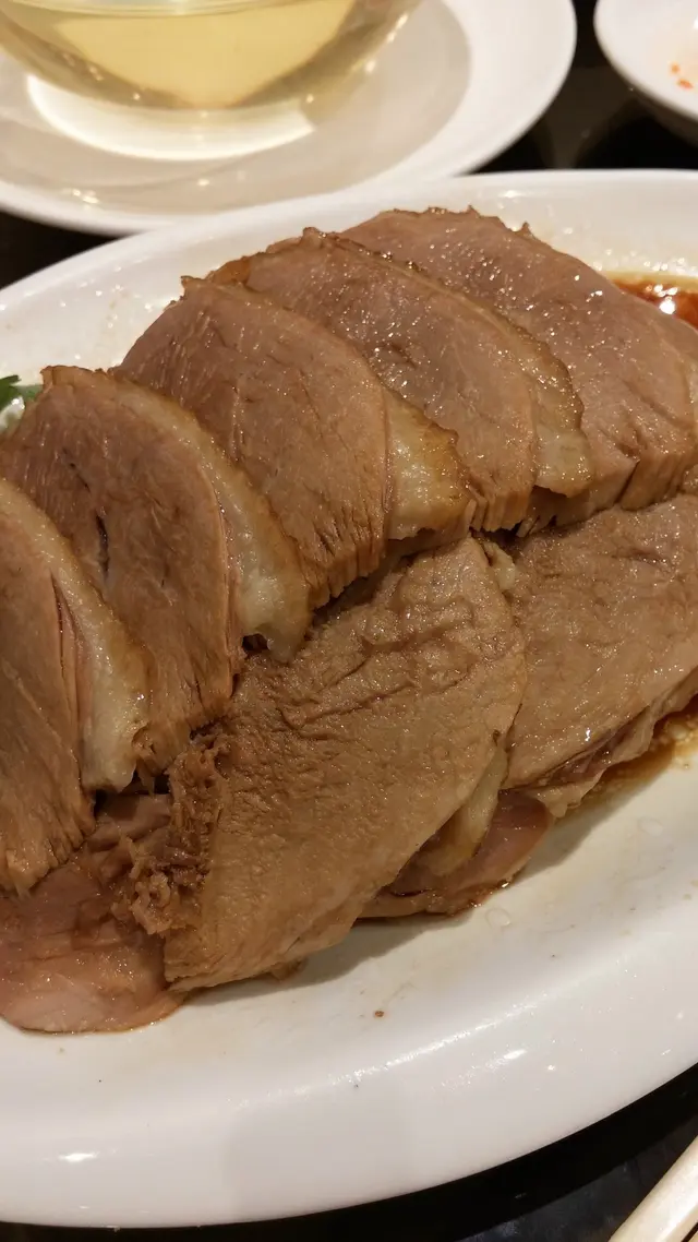 鵝肉稔身易嚼，沒有什麼筋位，而且去掉皮層就絲毫不膩