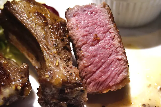 烤澳洲頂級超嫩羊架配法式芥末籽忌廉汁