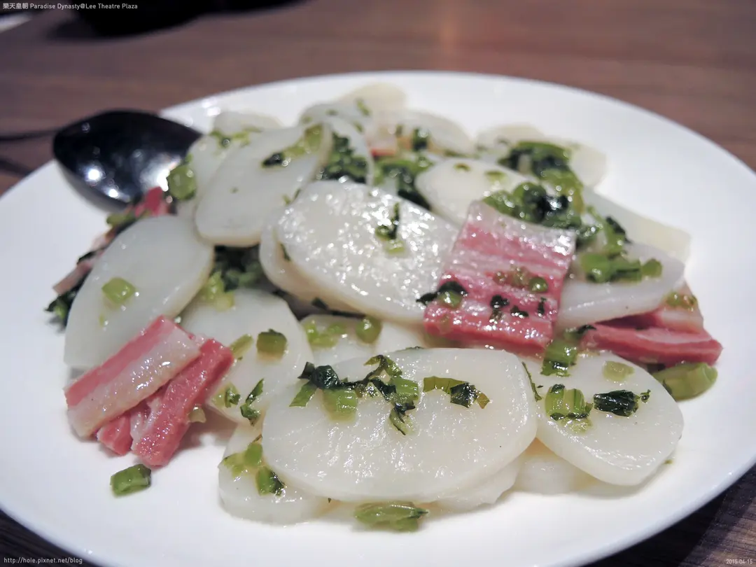雪菜咸肉炒年糕 wok-fried rice cake with salted meat and