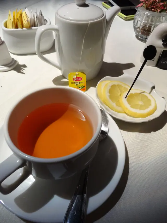 熱檸檬茶就算以立頓茶包,其紅茶的清香與檸檬的天然果酸互相輝映!