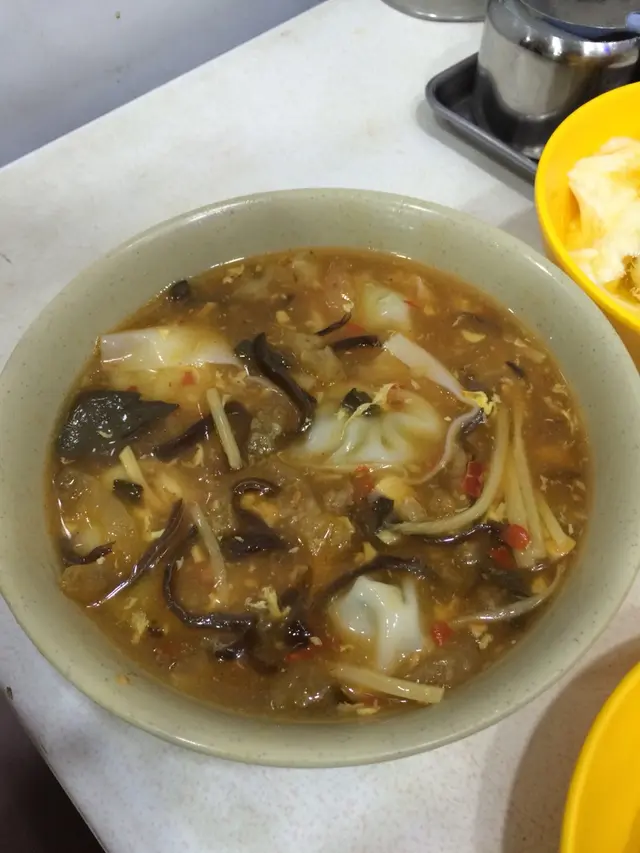 酸辣湯拼淨雲吞