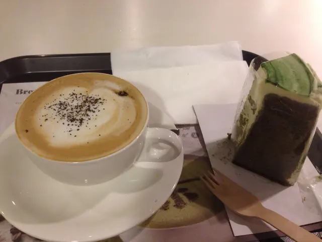 抹茶雪芳蛋糕--請無視m記咖啡