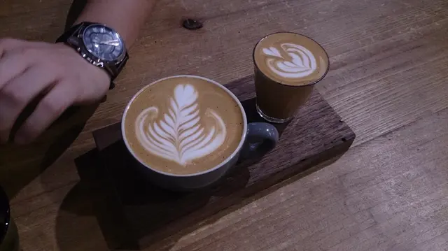 Piccolo and Ginger latte