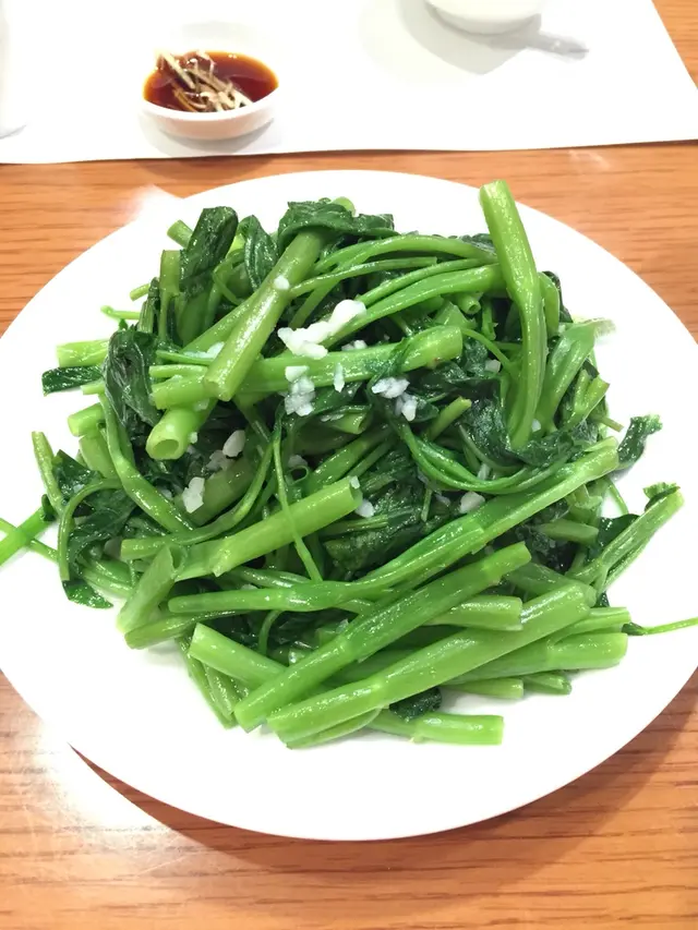 蒜蓉炒通菜