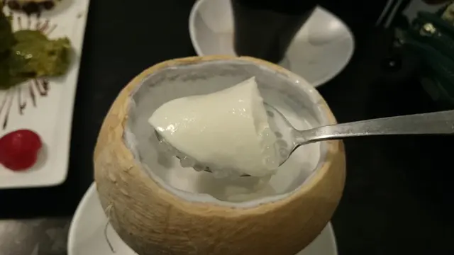 椰皇西米露加奶凍