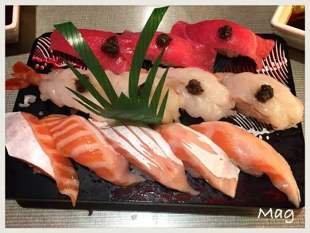 黑松露中拖羅壽司, 黑松露生蝦壽司, 三文魚腩壽司