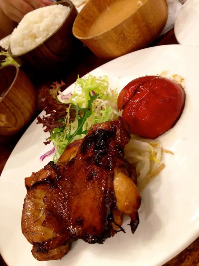 雞扒好，相伴的蕃茄也不錯。