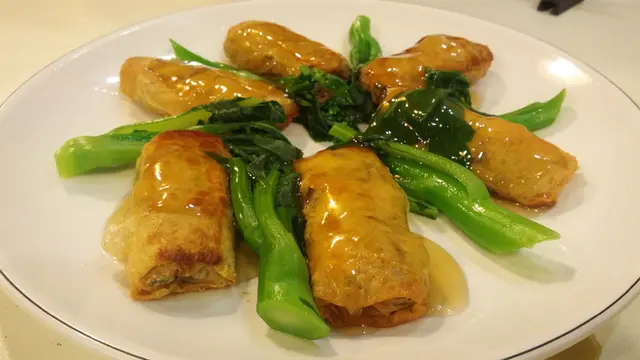 外皮爽脆，裡面是滿滿彈牙的腐皮
